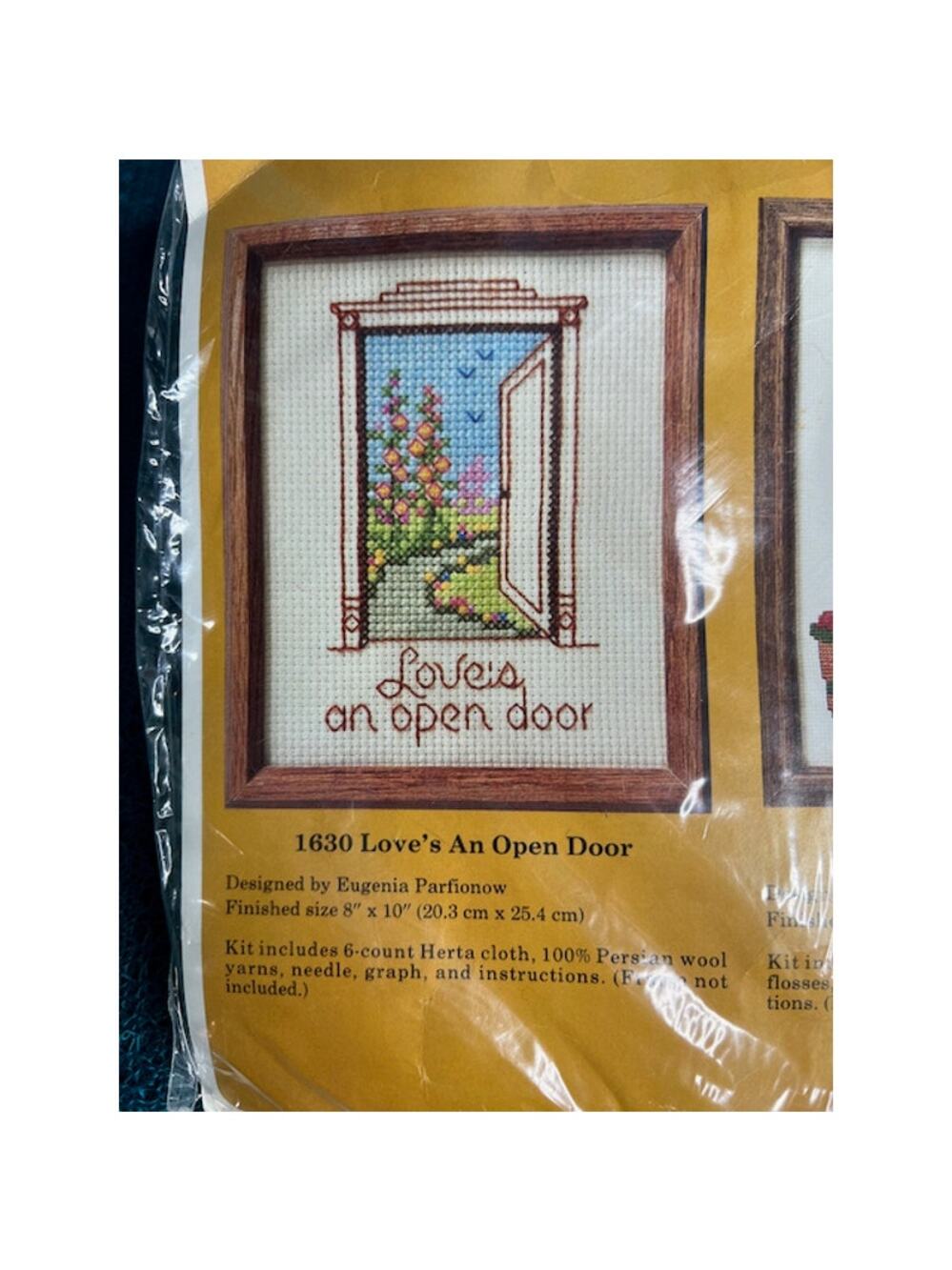 The creative circle 1630 Loves an open door cross stitch kit